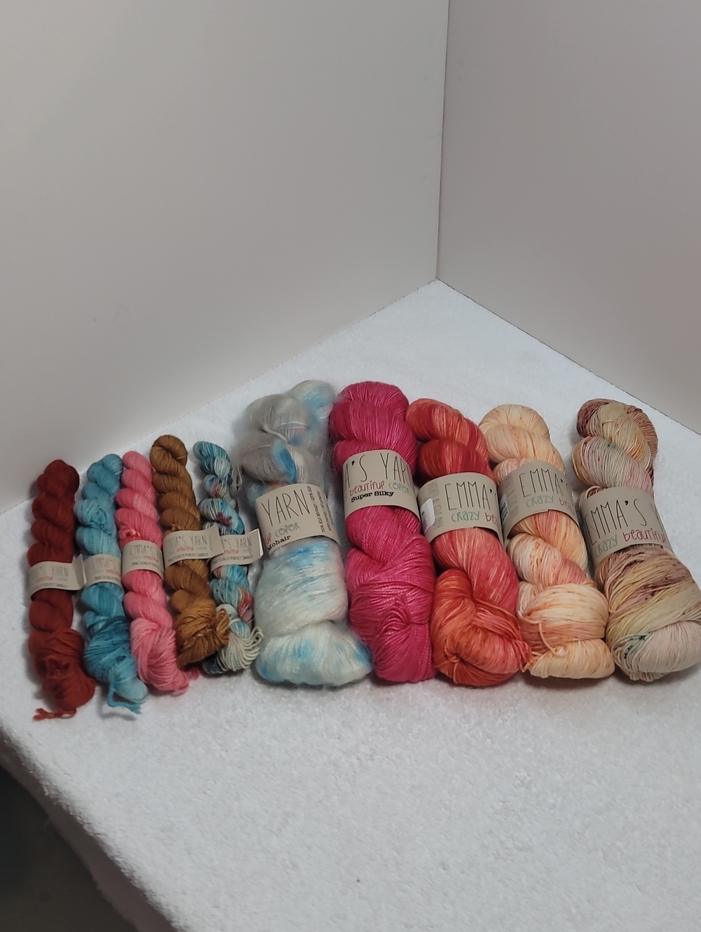 Emma's Yarns - A Great Asst.of 5 Lg Skeins - 5 Perfect Small Skeins - NWT